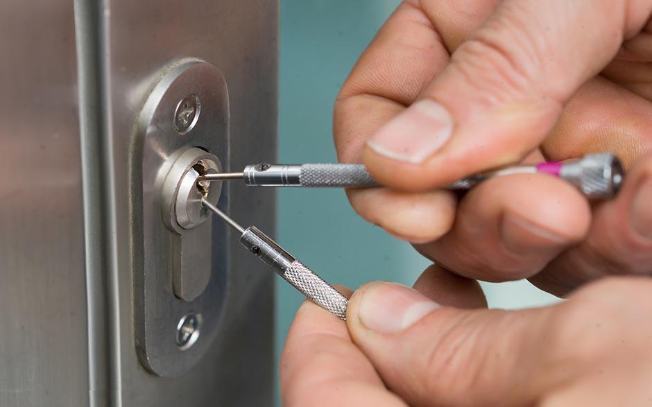ouvrir une porte Vauréal