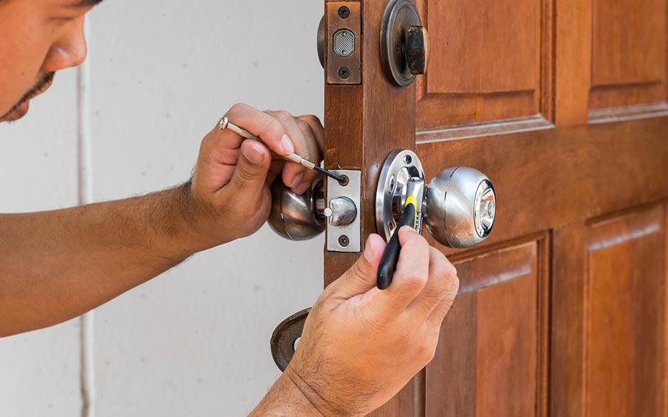 service ouvrir une porte claquée Champs-sur-Marne