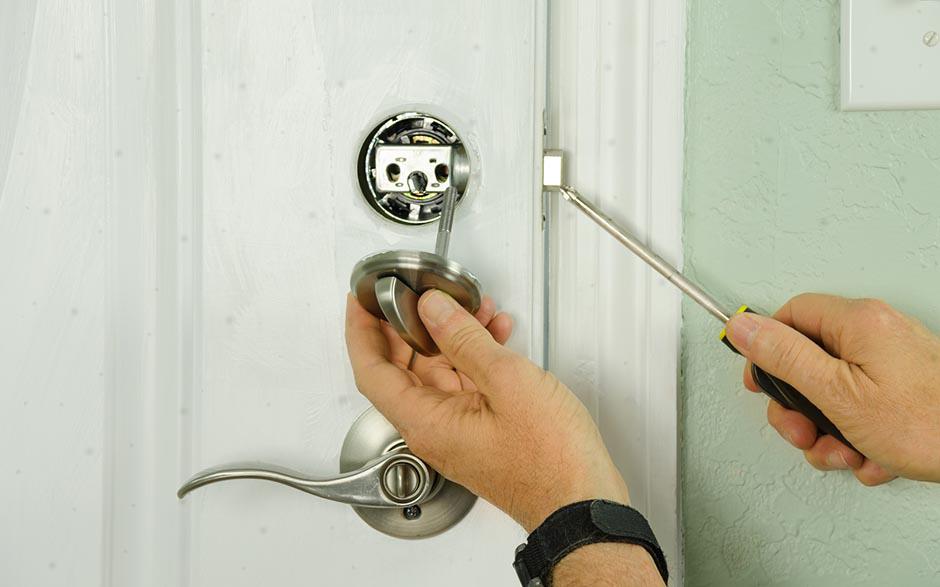 service ouvrir une porte claquée Champs-sur-Marne